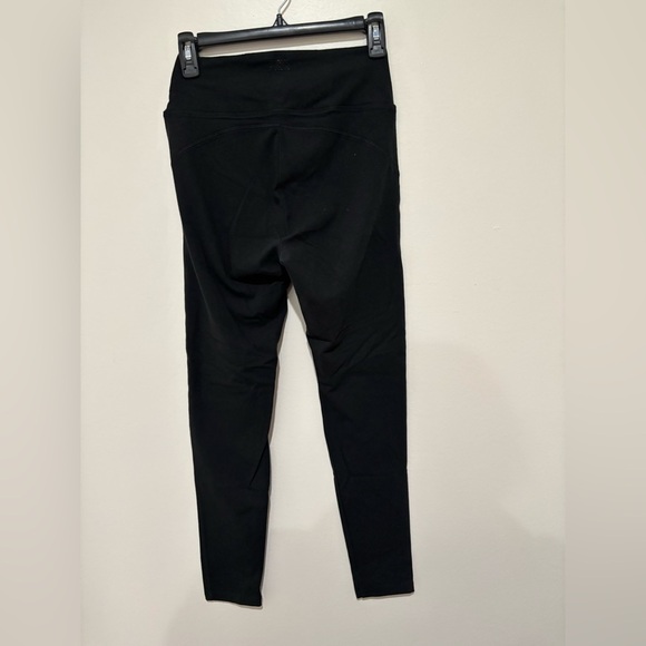 Victoria’s Secret black leggings size medium - Picture 5 of 5